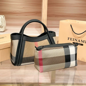 Hong Kong Genuine Leather Mother-Daughter Handbag Large Capacity Womens Handbag Plaid New 2026 Crossbody Bag Ladies Purse