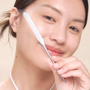 Meilinda Base Makeup Spatula (ใช้สำหรับเกลี่ยและปาดรองพื้น) MC4306