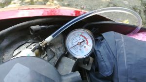 วัดแรงดันน้ำมันปั๊มติ๊ก ราคาเครื่องมือที่นิยม น้ำมันรถมอเตอร์ไซค์ ทุกรุ่น เกจพร้อมท่อน้ำมัน สำหรับแรงดันต่ำกว่า 3 bar วัดแรงดัน สำหรับบริเวณ 60-100 ตรมมม