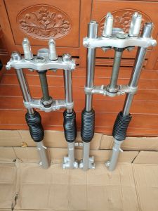 SHOCK DEPAN KLX FULL SET STANDAR KLX  SHOCK DEPAN KLX PANJANG STANDAR KLX SET AS TABUNG KANAN KIRI SEGITIGA ATAS BAWAH TINGGAL PASANG