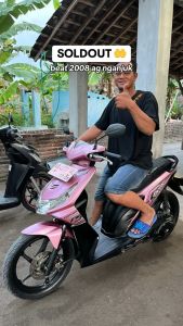 STRIPING STICKER LIS LES POLET Honda Beat Karbu 2008 Pink List Body Standar Mahkota Stiker