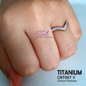 Cincin Wanita Titanium V Shape Elegan Fashionable Perhiasan Fashion Import Premium Anti karat aman cocok dipakai sehari-hari kado hadiah ultah kondangan jalan-jalan cnt067