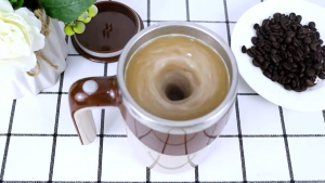 Rechargeable Self Stirring Mug Coffee Cup Stainless Steel Automatic Mixing Mug Automatic Magnetic Stirring Coffee Mug for Coffee Milk Tea Brown/White