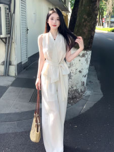 XUECAIQI | Large Size Sweet Gentle Style WaistSlimming VNeck Outfit