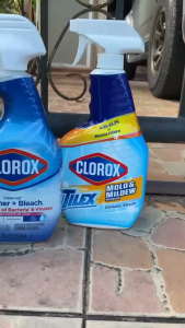 Clorox สเปรย์ทำความสะอาด กำจัดคราบเชื้อราในห้องน้ำ ขจัดเชื้อโรค ไวรัส และแบคทีเรียขนาด 946ml