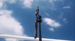 Gậy chụp ảnh selfie tự sướng kiêm tripod 4 chân kèm Flash trợ sáng hiệu WIWU Wi-SEO12 xoay 360 độ remote control bluetooth chụp hình từ xa gập gọn quay hình video selfie livestream cho iPhone 16 15 14 13 Oppo Vivo Huawei