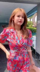 ES204 Jumpsuit ชุดจั้มสูทปกสูทขายาว ผ้าไหมอิตาลี่ พิมลายกราฟฟิกดอกไม้ มีกระเป๋าล้วง 2 ข้าง มาพร้อมสายเข็มขัดรัดเอว พร้อมส่ง