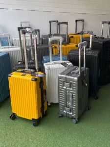 999 กระเป๋าเดินทางล้อลาก อลูมิเนียม แข็งแรงทนทาน ล้อหมุน360องศา มี 3 ขนาด