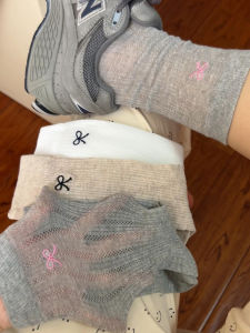 ถุงเท้าผู้หญิงสไตล์เกาหลี ถุงเท้าผู้หญิงแบบยาวปานกลาง ถุงเท้าผู้หญิงแบบบาง ถุงเท้าผู้หญิงแบบมีรูตาข่าย ถุงเท้าผู้หญิงแบบมีโบว์ผีเสื้อ ถุงเท้าผู้หญิงแบบไม่มีกระดูก