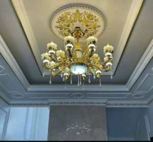 Đèn chùm trang trí phòng khách tân cổ điểnĐèn trần cho biệt thự nhà hàng khách sạn spa 15 tay đá đúc thân mạ hợp kim