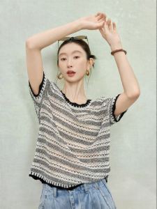 SUSHE | French Retro Hollow Contrast Stripes Elastic Short Sleeve Knitted Blouse