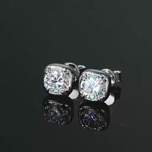 A Pair of 925 Sterling Silver 1-Carat Moissanite Small Sugar Cube Earrings Suitable for Everyday Commuting.