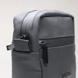 TAS SLINGBAG CAJA SLING PRIA WATERPROOF
