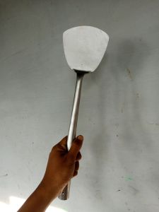 Sutil spatula sodet nasi goreng plat putih ukuran kecil