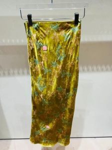 Elegant Vintage Floral Embroidery Midi Skirt Womens Loose Fit Spring 2025 Fashion High Waist Commuter Style Tailored Skirt