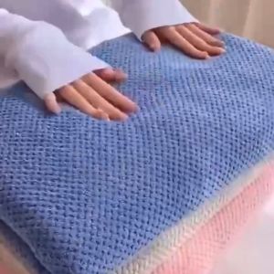 [ส่งเร็วพิเศษ!] ผ้าเช็ดตัว 70x140cm ผ้าขนหนู ขนาดใหญ่พิเศษ ซับน้ำดีขนไม่หลุด เนื้อนุ่ม