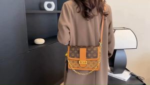 เป้สะพายหลังแบรนด์ BAISHITU 3924-1 - กระเป๋าเสื้อผ้าเป้ 39cm ราคาที่สุด