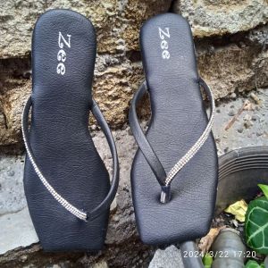 Sandal Teplek Ringan Empuk Simple