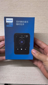 Philips SA7200 - Máy Nghe Nhạc Thể Thao Bluetooth 4.2 Màn Hình Cảm Ứng HD Thời Lượng Pin 5 Giờ