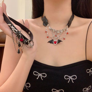 Dark Style Spicy Girl Heart Bat Leather Choker Necklace Womens Clavicle Chain Fashion Jewelry Sweet Cool Style Fresh out Alloy Pendant