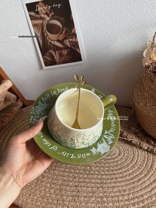 Tách Cà Phê Họa Tiết Hoa Cổ Điển và Dĩa Lót Quà Tặng Sang Trọng Nhẹ
