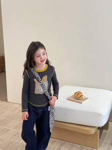 [Ambbkids.2025] Áo Thun Dài Tay Hoạt Hình Mèo Con Dễ Thương Ngọt Ngào Cho Bé Gái Phong Cách Hàn Quốc Thu Đông.