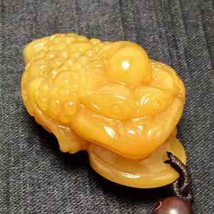 Pure natural crystal yellow soil hair crystal pendant with exquisite craftsmanship crystal is transparent and the color is bright and vivid very beautiful.