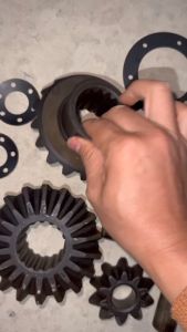 Bộ ruột vi sai xe ô tô 1060 lắp cho cầu trước xe 2 cầu 35 đến 6 tấn và cầu sau xe 35 tấn loại láp 16 then EQ1060 bộ bánh răng vi sai xe ô tô