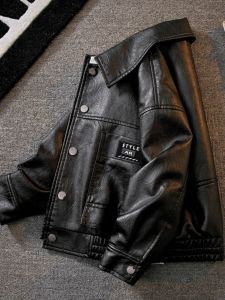 เสื้อแจ็คเก็ตหนังฤดูใบไม้ผลิและฤดูใบไม้ร่วงสำหรับเด็กชาย เสื้อคลุมกันหนาวแบบลำลองสำหรับเด็กชาย วัสดุอื่นๆ 100%