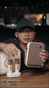 Loa Bluetooth Kèm 2 Míc Karaoke Divoom SongBird-HQ Công Suất 50W Thời Lượng Pin Lên Đến 6 Giờ Có Nhiều Chế Độ Âm Thanh Công Nghệ Bluetooth 5.0 Tiện Lợi Đa Năng Dễ Dàng Vệ Sinh Nhập Đức Bảo Hành 12 Tháng