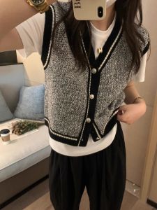Color Block V-Neck Knitted Short Sweater Vest Womens Fashion Autumn Winter Layering Outerwear Retro Style Beige Light Brown