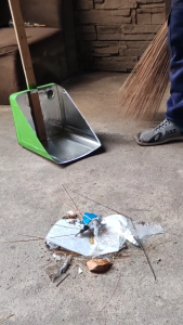 Heavy Duty Dustpan Lata with Wood Handle Green – 77cm Long Handle Metal Pandakot ng Basura / Dust Pan De Lata For Indoor Outdoor Cleaning Dustpan alluminum Dustpan with long handle Dustpan lata with wood handle pandakot dustpan dust pan only