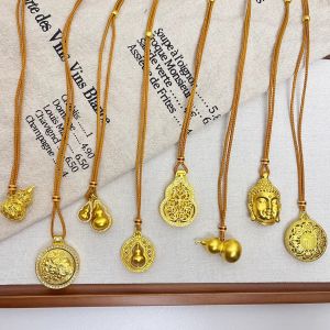 New Chinese Style Ancient Method Climbing Vine Golden Gourd Pendant Necklace Women Luxury Small Audience High-End Sensation Elegant Sweater Chain Accessory