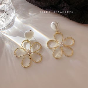 2023 New Style Simple Hollow out Flower Earrings Korean Style Pearl Earrings Hypoallergenic exaggerated earrings Elegant earings for women earrings earrings gold pawnable 18k stud earrings for women earings for wedding jewelry Fashion Gift