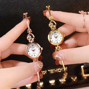 Hoyee Womens Watch Fashion Elegant Bracelet Watch Mini Round Dial Quartz Watch for Women Fashion Korean Watch for Women Quartz Women Wristwatch Korean Version of Simple Fashion Watch