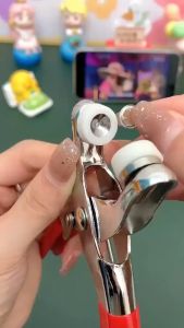 [Giá thấp]Bộ kìm bấm khuy áo kèm hộp 100 chi tiết cúc áo kìm bấm cúc tiện dụng cho mọi nhà dễ sử dụng