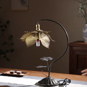 เหล็กศิลปะสร้างสรรค์ตารางโคมไฟตั้งโต๊ะวินเทจเซนโฮมสเตย์ห้องนั่งเล่นตกแต่งเอเชียตะวันออกเฉียงใต้บาร์บรรยากาศห้องนอนโคมไฟข้างเตียง