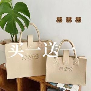 กระเป๋าถือโพลีเอสเตอร์อินเทรนด์แฟชั่นใหม่น่ารักพร้อมการปิดแสงและสายสะพายไหล่นุ่มเหมาะสําหรับเยาวชนและงานเลี้ยง