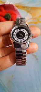 Đồng hồ nữ vitaroso dây chun size:25mm second hand si nhật- đã qua sử dụng