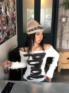 Slim Fit Long Sleeve T-Shirt Womens Early Autumn New High Street Style Hot Girl White Printed Shoulder Baring Top