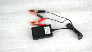 Clip charger DC12V24 to 5V USB Power Converter 3-Port USB Car Charger
