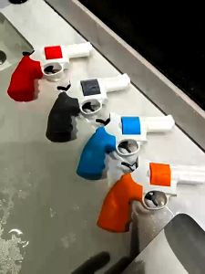 [TRENDY TOYS 2024] Súng nước vô tri ổ quay đồ chơi sung luc cơ phun nước cực chất - Đồ chơi cà rốt 3D