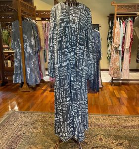 Frea Dress by Dian Pelangi LIMITED EDITION Busana Muslim Baju Maxi Gamis Abaya Kaftan Gaun Outfit Busui Pesta Pernikahan Kondangan Wanita Hijaber Cantik Anggun Modis Modern Elegan Mewah Model Korea Motif Batik Abstrak Hand Made Kekinian