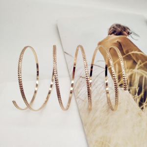 แหวนแขนชุบทองทันสมัยพร้อมหลายวงกลมสไตล์วินเทจที่พูดเกินจริงปรับเต้นรําส่วนบุคคลอุปกรณ์เสริมสําหรับผู้หญิง