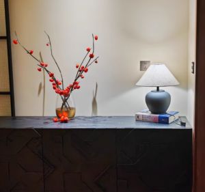 Elegant Chinese Style: 38cm Tall Jingdezhen Ceramic Table Lamp with 35cm Diameter Base