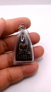 K514 หลวงปู่ทวด เหยียบน้ำทะเลจืด หลัง ปั้ม 05 ปี 2505 วัดช้างให้ เนื้อทองแดง รมดำ ขนาด 5x3cm. กันน้ำ