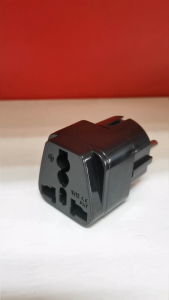 MULTI COUNTRY TRAVEL ADAPTER PLUG