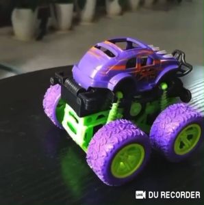 【READY STOCK】Children Simulation Car Toy 4 Wheel Rotating Car OMG-T-012