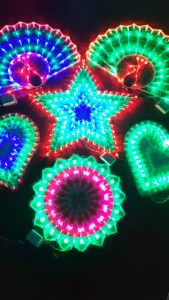 【Xmas lights】Parol Christmas Lanterns Light Outdoor Christmas Parol with lights LED Peacock Light Love Light Five-Pointed Star Sun Light Christmas Tree Decoration Led Light Lantern Flower Design Lantern Lights for Party Holiday