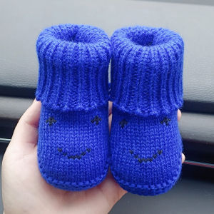 Hand Knitted Soft Bottom Shoes for Baby Boys And Girls Protective Footwear for Newborns And Toddlers Spring Autumn Season